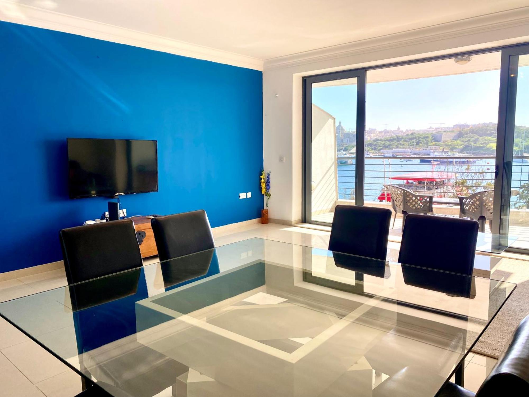 Seafront Harbour Haven - Steps To Ferry, Shops And Beaches Sliema Exterior photo