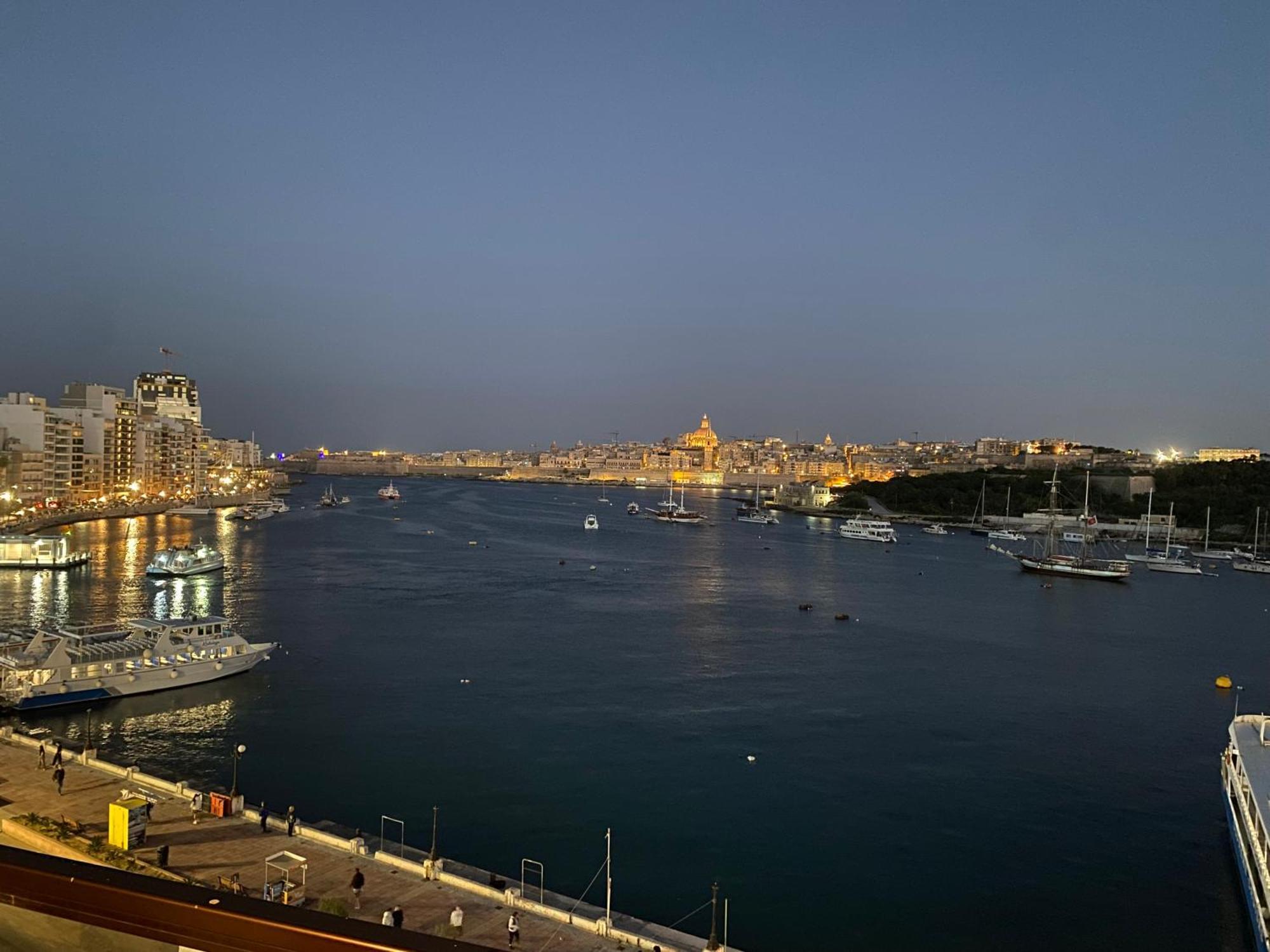 Seafront Harbour Haven - Steps To Ferry, Shops And Beaches Sliema Exterior photo
