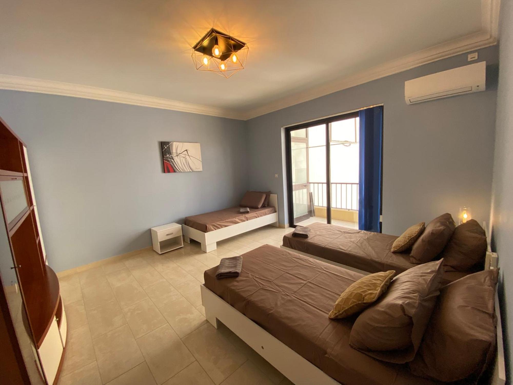 Seafront Harbour Haven - Steps To Ferry, Shops And Beaches Sliema Exterior photo